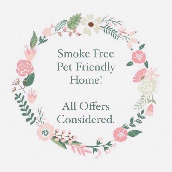 Boutique Boho Style High Rise Light/Medium Wash Frayed Ends Denim Jean Shorts - Picture 5 of 5